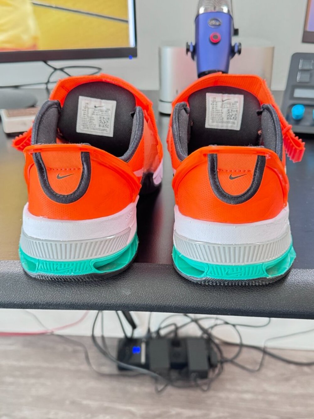 Nike Metcon 7 FlyEase Bright Crimson Orange & White Men's US 11 & Socks /Shorts - Picture 4 of 8